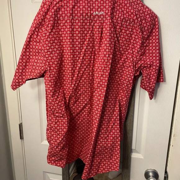 Ariat Men's Red Patterned Shirt - Picture 2 of 3